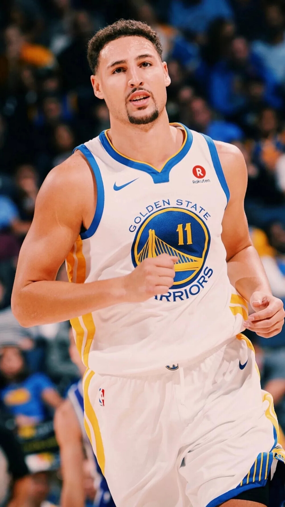 广东男篮在俱乐部杯赛中以90-70战胜广州男篮，小将王洪泽表现突出，阵容实力强劲。（俱乐部杯：广东90-70力克广州，王洪泽高光，阵容实力尽显）