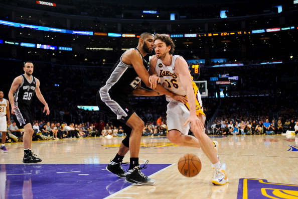 TA：多家豪门关注小将斯密特，阿尔克马尔对其估价约6000万欧（TA：阿尔克马尔为斯密特标价约6000万欧，多家豪门密切关注）