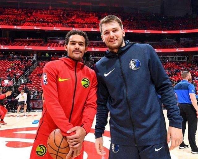 德媒：穆西亚拉和阿方索的恢复完全符合计划，目标是12月登场（德媒：穆西亚拉与阿方索恢复顺利，计划12月复出）